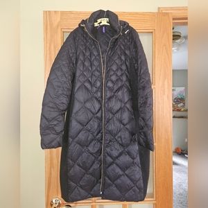 Seraphine maternity coat size 4 (needs zipper work)